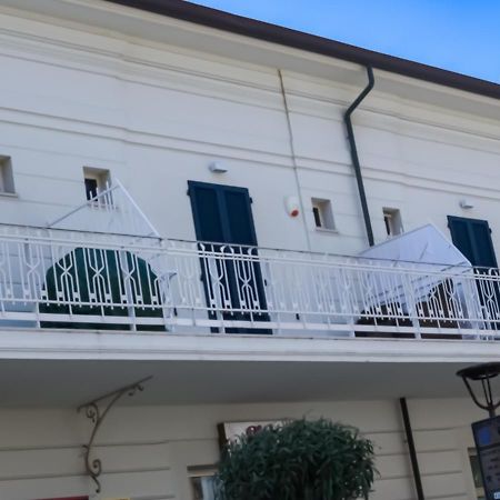 Bmp Apartment Atmosphere 1 Centrale Con Garage Riccione Extérieur photo